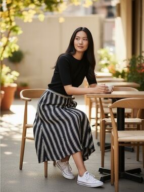 Forever 21 Black and Cream Button-Down Maxi Skirt